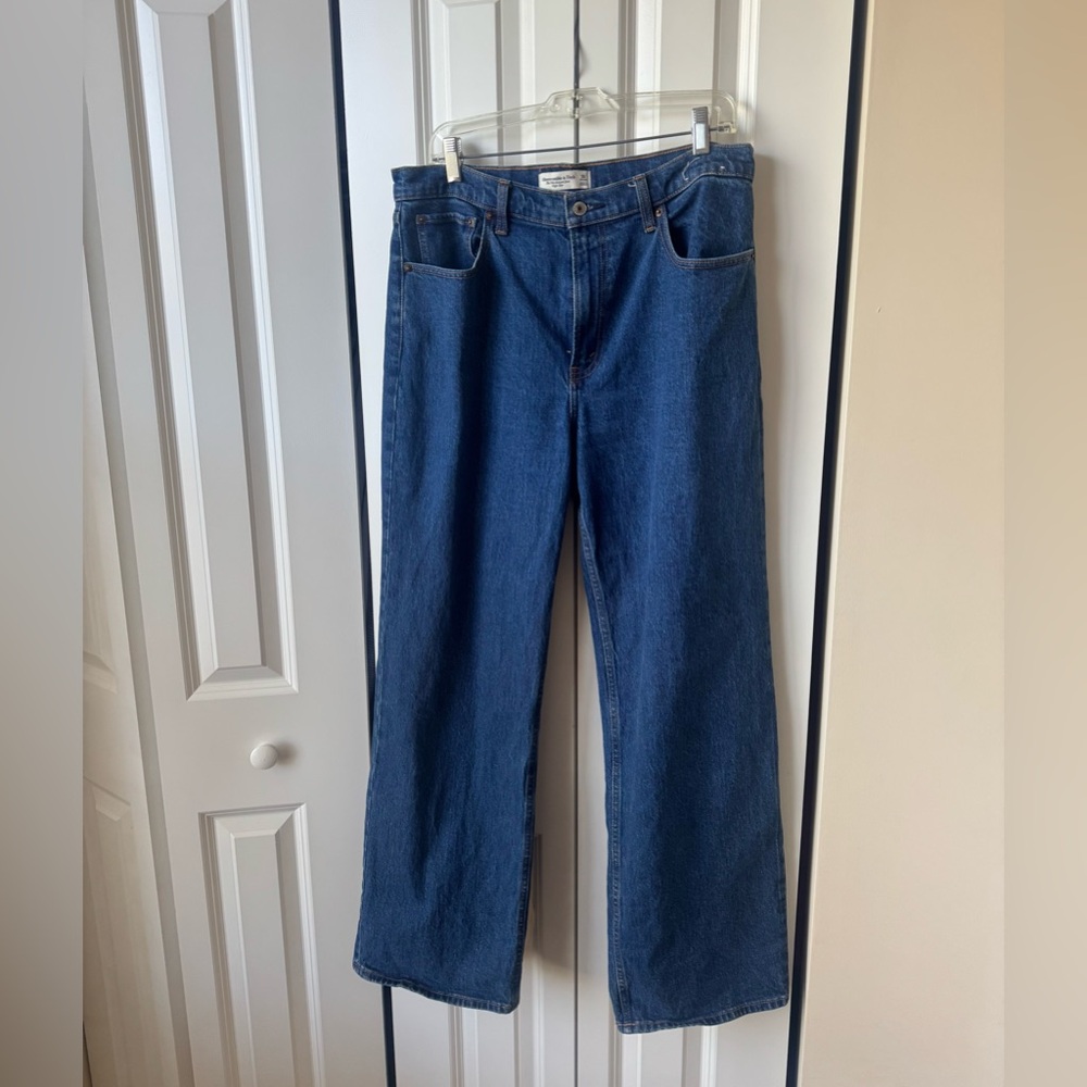 Abercrombie 90’s Relaxed Jean High-Rise 31 Regular
